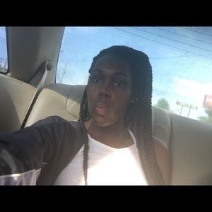 Meet your Posher, Nidria